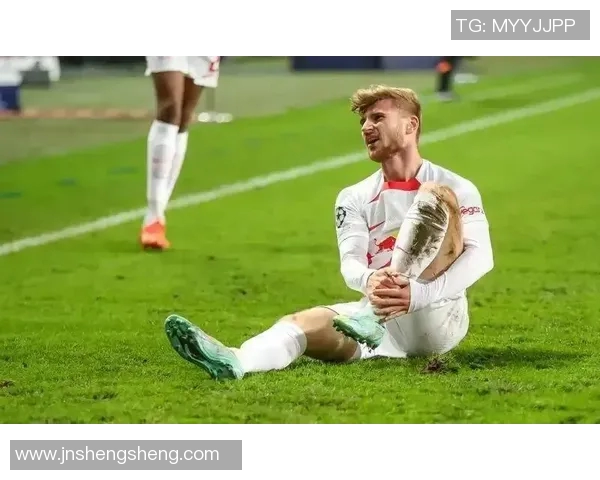 踝关节骨折的足球明星们如何克服伤痛重返赛场的励志故事