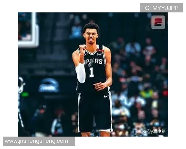 2021年马刺与黄蜂精彩对决回顾全场比赛亮点与精彩瞬间分析 2021年马刺与黄蜂精彩对决回顾全场比赛亮点与精彩瞬间分析