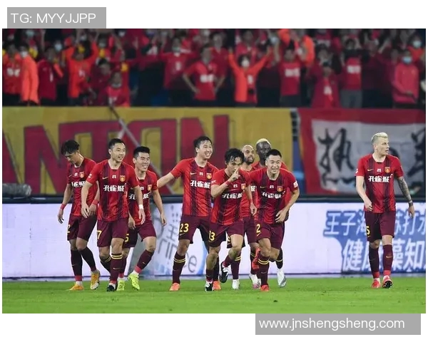 广州恒大与水原比赛结果揭晓双方激战成平局引发热议 广州恒大与水原比赛结果揭晓双方激战成平局引发热议